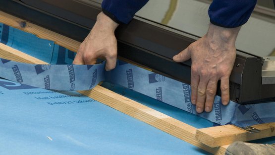 11. Raccord à la fenêtre de toit