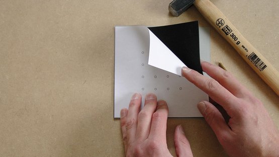 1. Aligner le support, l’EPDM et le gabarit