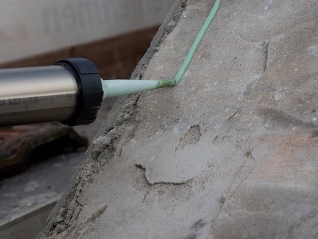 8. Raccord à des supports rugueux ou minéraux