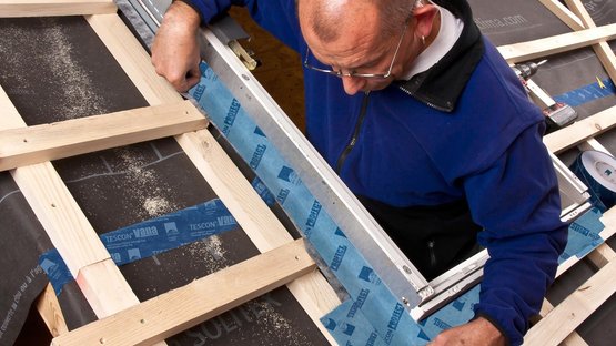 8. Raccord à la fenêtre de toit