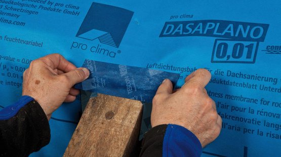 12. Collez la membrane sur le côté supérieur du chevron