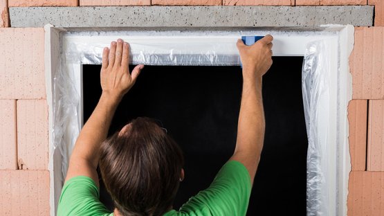 3. Protéger la fenêtre à l'aide d'un film