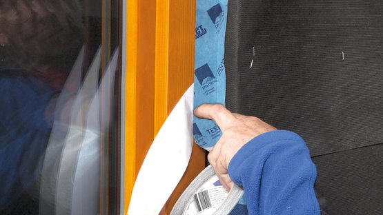 8. Raccord à la fenêtre (posée en tunnel) - Coller la  deuxième partie