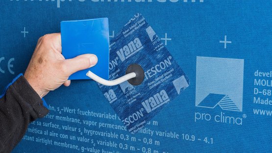 24. Passage de câble avec KAFLEX