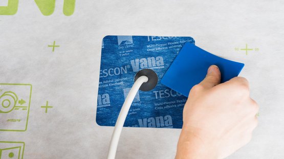 11a. Raccord autour des câbles