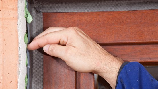 5. Poser le ruban dans la colle