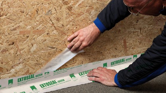 2. Coller sur le mur