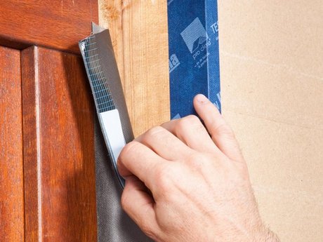 4. Coller sur l’ébrasement