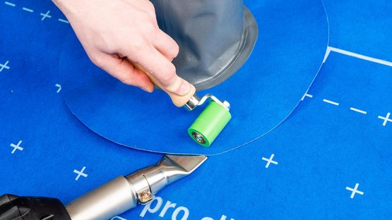 3. Souder la manchette à l’écran