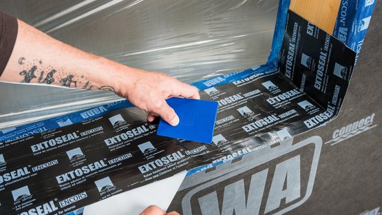 3. Coller sur la surface